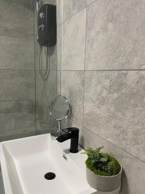 Modern 2 Bedroom City Apartment グラスゴー エクステリア 写真
